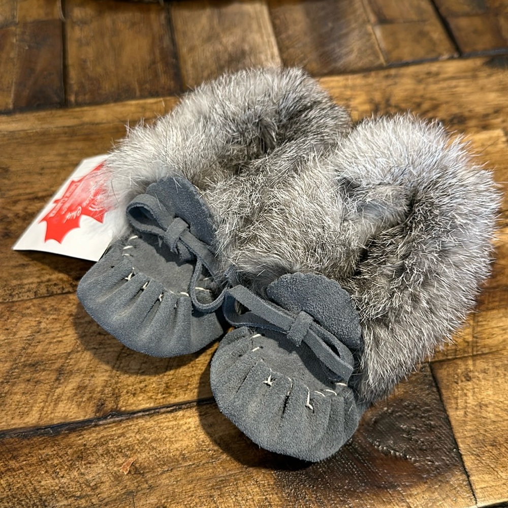 Baby moccasins, size 4